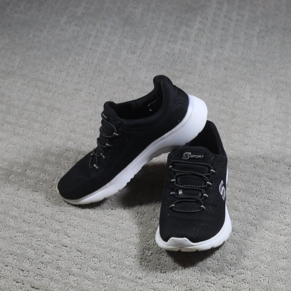 Sport by Skechers • Wm Size 6 Black White Stretch Pull On Memory Foam Sneaker